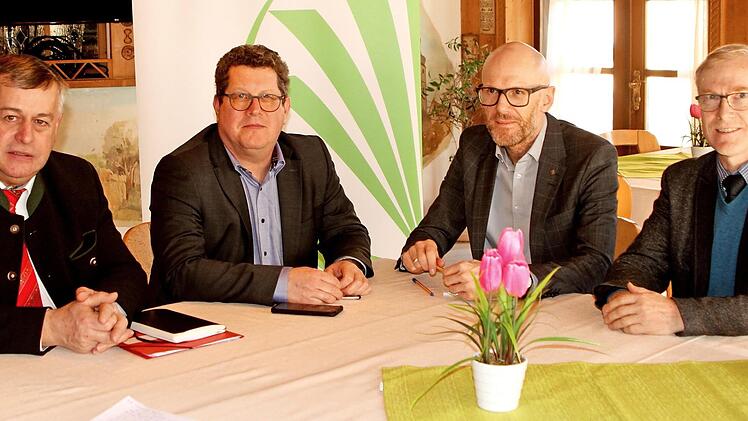 Sie sprachen für die Landwirte in Haßfurt (von links): der Präsident des Bayerischen Bauernverbandes, Walter Heidl, Bezirkspräsident Stefan Köhler, stellvertretender Landesgeschäftsführer Matthias Borst und Bezirksgeschäftsführer Eugen Köhler.  Fotos: Günther Geiling