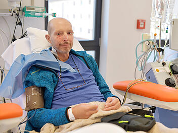 Erlangen: 100. Uniklinikum-Patient erhält Therapie gegen Autoimmunerkrankung - nach Studienteilnahme Erlangen: 100. Uniklinikum-Patient erhält Therapie gegen Autoimmunerkrankung - nach Studienteilnahme