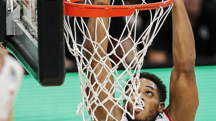 Augustine Rubit räumte unter den Körben auf und war Bambergs bester Akteur in Malaga. Foto: Daniel Löb