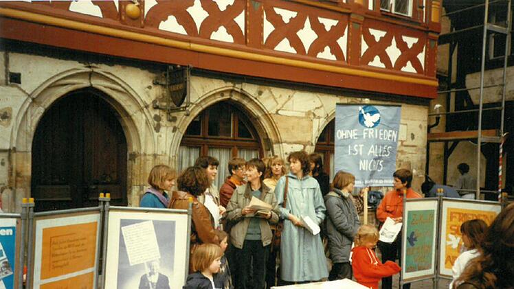 Mitte der 80er-Jahre organisierte die Gruppe "Frauen f&uuml;r Frieden" unter anderem Demonstrationen in Forchheim. Foto: privat