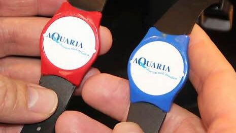 Bargeldlos zahlen im Hallenbad: Mit diesen "Coins" kann im neuen Jahr auch im Bistro bezahlt werden.