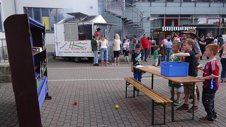 Für jeden Geschmack das richtige dabei am Schulfest der Tagesstätte und des Förderzentrums in Ebern. Foto: Johanna Eckert