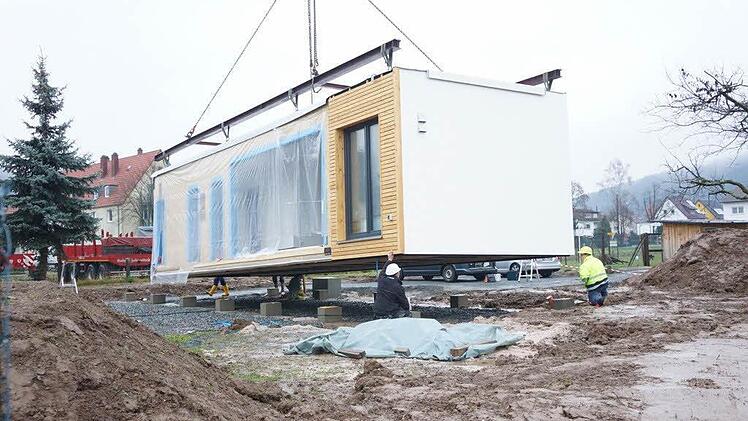Das Modul wurde punktgenau auf das Fundament gesetzt.  Foto: privat
