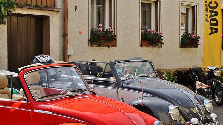 Farbenfrohe Oldtimer Werner Vogel