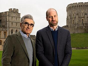 Im Rahmen seiner Apple-Serie besuchte Eugene Levy (links) nun Prinz William auf Schloss Windsor.