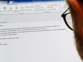 So ähnlich könnte eine betrügerische  Chef-Mail aussehen, um ans Geld von Vereinen zu kommen  (Abbildung gestellt). Matthias Hoch