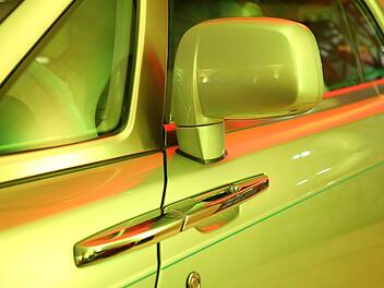 Verkehrsunfall durch starken Wind: Autotüren beschädigt. Symbolfoto: AshrafChemban/pixabay