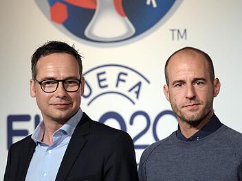 Das Duo Opdenhövel und Scholl moderiert auch bei der Europameisterschaft in Frankreich für die ARD. Foto: Rainer Jensen/dpa