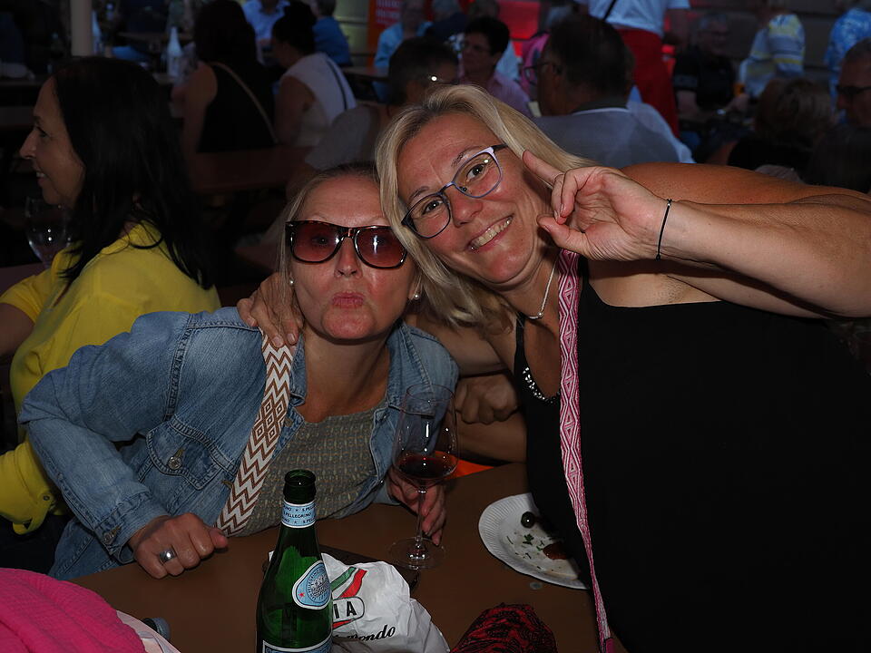 Aperitivo, Vino, Musica und mehr!