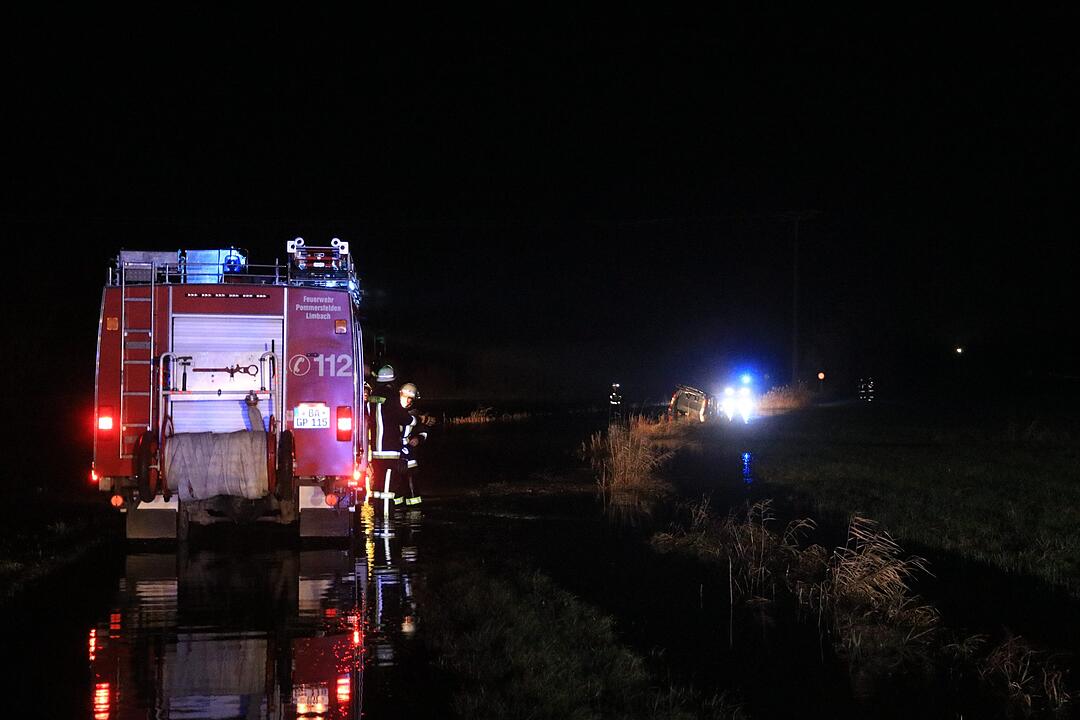 Betrunkener Autofahrer versinkt bei Bamberg in Hochwasser