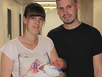 Die Eltern Gloria und Andreas mit Elias