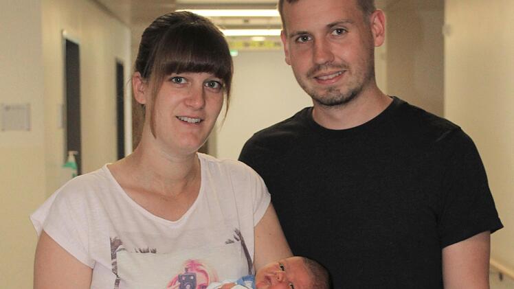 Die Eltern Gloria und Andreas mit Elias