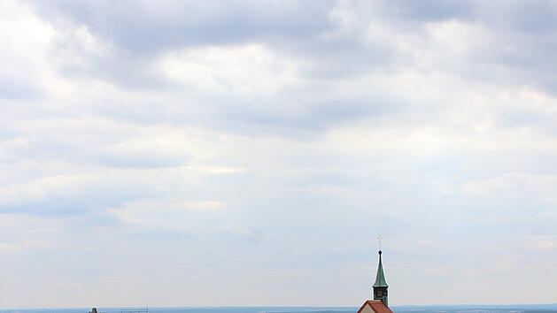 Die Walburgis-Kapelle auf dem Walberla - beliebter Foto-Hotspot und Ziel zahlreicher Wander-Touren.