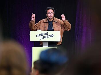 Luis Bobga, Vorsitzender der Gr&uuml;nen Jugend, beleidigt Markus S&ouml;der als "Hurensohn"