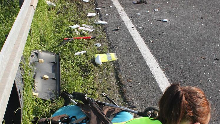 Unfall auf der Staatsstraße ST 2445 (früher B 19) bei Niederlauer.