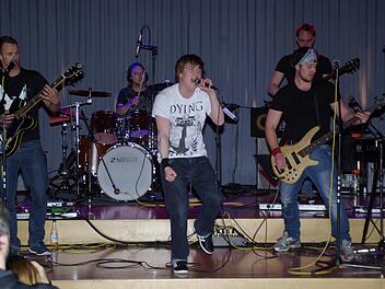 Die Mitglieder von "Last Argument" spielen Rock-Sound. Foto: Winfried Ehling