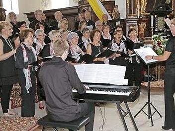 Maria Kemeth spornte den Wimmelbacher Kirchenchor zu Bestleistungen an. Foto: Mathias Erlwein