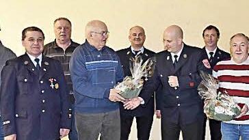 Beförderungen und Ehrungen bei der FFW Schorkendorf (von links): Jürgen Hopf, Mathias Reblitz, Werner Drescher, Wendelin Segieth, Udo Bohl, Tobias Kiesewetter, Heiko Gundermann, Arno Gundermann und Timo Sollmann.  Foto: Gabi Arnold