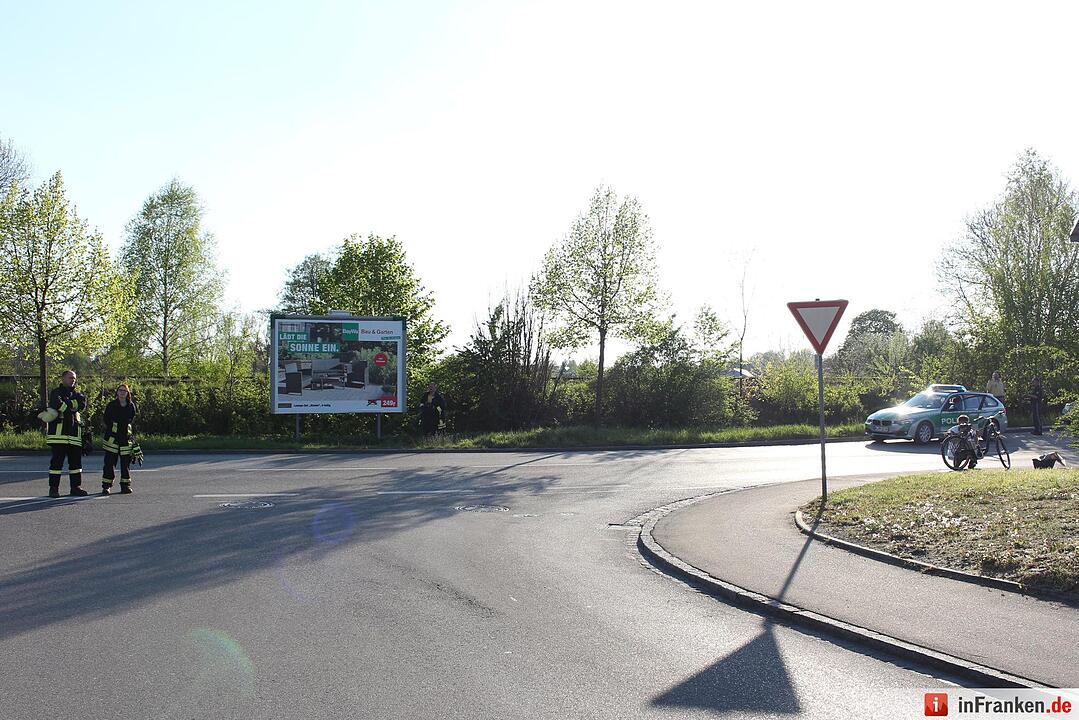 E-Bike-Fahrerin stößt in Dinkelsbühl mit Lkw zusammen