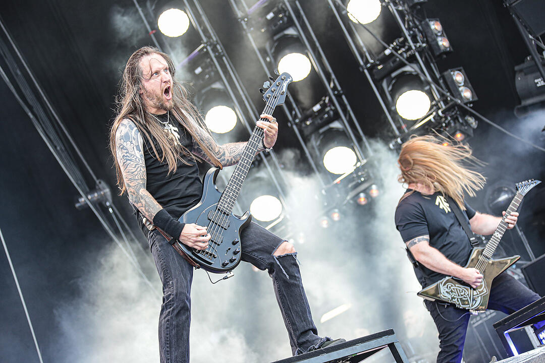 Amon Amarth bei Rock im Park 2019: Ganz viel Metal und Feuer bringt die Fans zum Durchdrehen