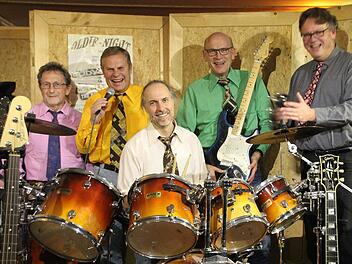 Die Bodygards mit Hubert Götz, Gerhard Schubert, Steffen Wüst, Hans Beudert und Andreas Halboth spielen wieder bei der Oldie-Night in der Münnerstädter Mehrzweckhalle. Foto: Heike Beudert