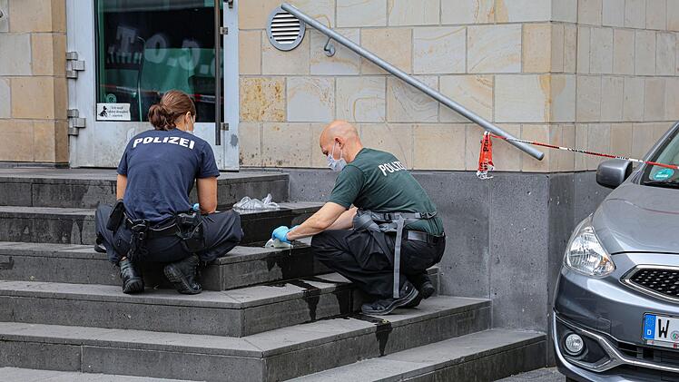 Feuer an Nebeneingang von Synagoge Wuppertal gelegt