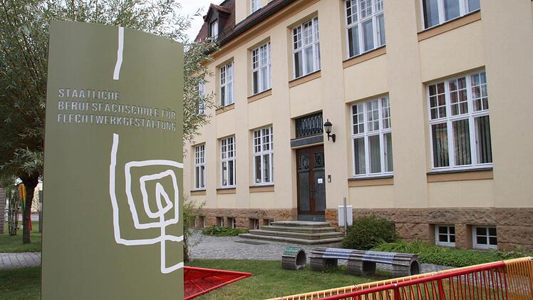 Die Staatliche Berufsfachschule für Flechtwerkgestaltung in Lichtenfels verbindet traditionelles Handwerk mit modernen Gestaltungsideen.