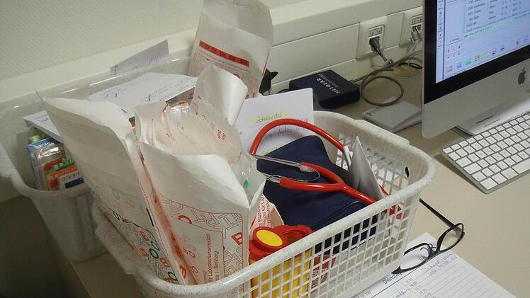 Der Korb mit medizinischer Ausrüstung ist gepackt. Foto: Anette Schreiber