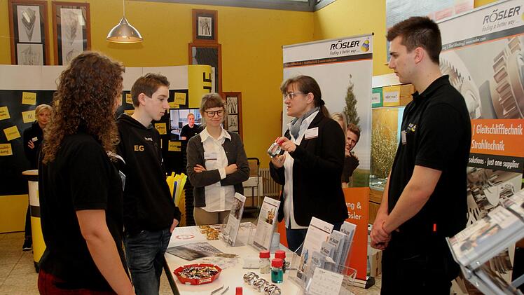 Informationsaustausch am Sand der Firma Rösler aus MemmelsdorfGünther Geiling