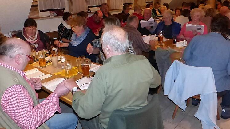 Über 60 Besucher kamen zum Wirtshaussingen.