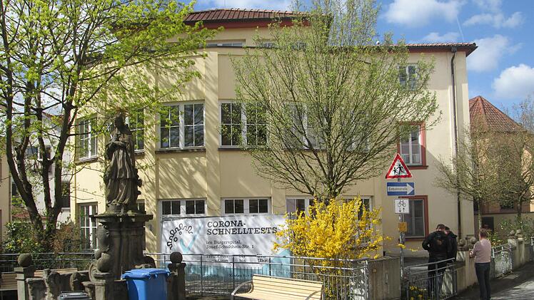 Eine Alternative  in der Saalestadt für ein Pflegeheim ist auch das Bürgerspital der Carl-von-Heß-Sozialstiftung, das derzeit als Flüchtlingsunterkunft dient. Foto: Winfried Ehling