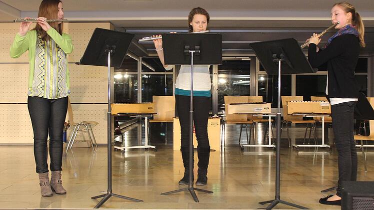 Carolin Grasser, Lisa Geißler und Valeria Stein (v.l.) sind das Flöten-Trio,