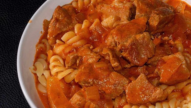 gulasch-nudeln.jpg