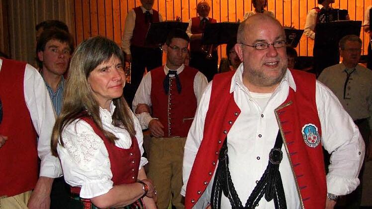Ursula und Bertram Weikert aus Sommerach haben schon ihren dritten fränkischen Tanzkurs absolviert. "So macht Bewegung richtig Spaß!"
