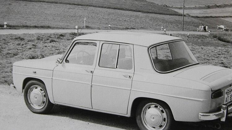 Mit dem eckig geformten Nachfolger des Renault Dauphine - dem R 8 - begann für Milan Ristic die Liebe zu der Automarke mit dem Rhombus: "Den habe ich von meinem Ex-Schwiegervater bekommen und ich war sehr stolz auf dieses Auto", sagt Ristic. Das Fassungsvermögen des Tankes war übrigens 38 Liter