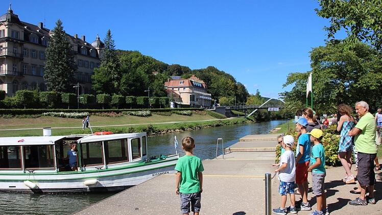 Die alte Dame "Kissingen" legt am Rosengarten an. Foto: Heike Beudert
