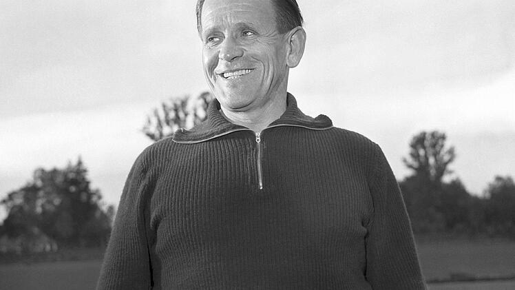 Er war der Adenauer des Fußballs: Sepp Herberger 1951. Foto: dpa / Archiv