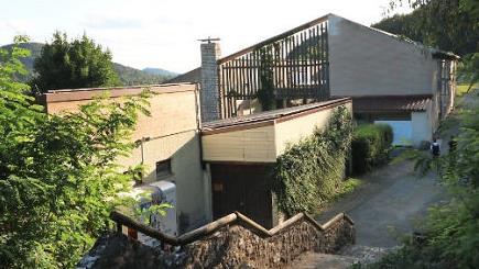 Der einstige Jugendherbergsbau in Streitberg soll zu einem Sporthotel werden. Foto: Josef Hofbauer