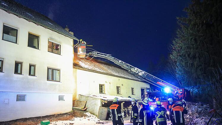 Feuer im Dachstuhl einer Scheune in Stappenbach