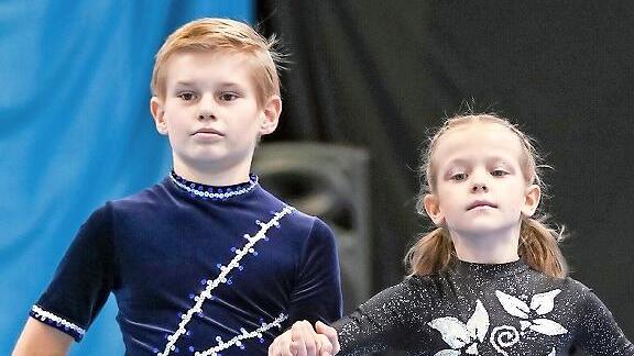 Das jüngste Coburger Paar - Simon Maingardt (links) und Daria Maul - gewannen bei ihrem ersten Wettkampf auf Anhieb die Silbermedaille.