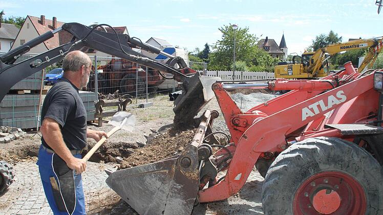 Zwischen dem Kirchweg und der Straße "Am Gräberfeld" in Mainleus entsteht ein Verbindungsweg.
