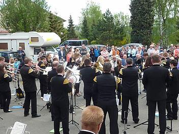 Die Bergmannskapelle Stockheim unter der Leitung von Dirigent Botlik erfreute mit einem bunten Blumenstrauß beliebter Melodien. Foto: Gerd Fleischmann