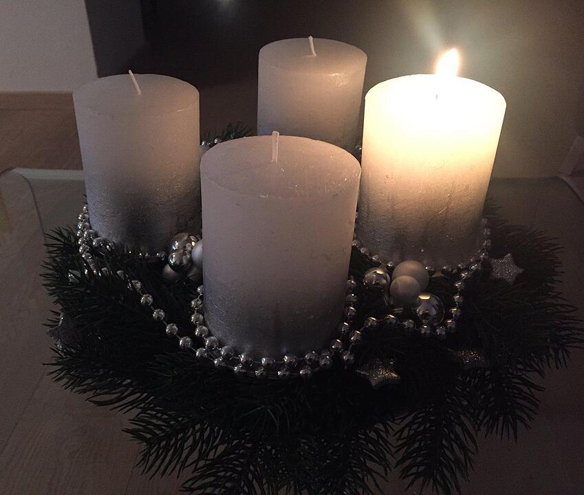 Lesergalerie: Adventskränze