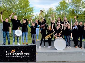 Los Bambinos, die Nachwuchsmusiker der Nüdlinger Musikanten, zeigen, welche Freunde mit der Musikausbildung verbunden ist. Foto: Anke Stollberger