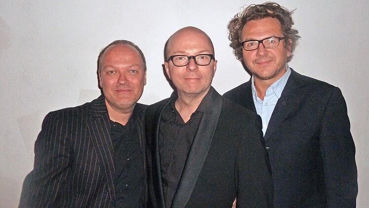 Jens Wawrczeck (links), Oliver Rohrbeck (Mitte) und Andreas Fr&ouml;hlich sind seit &uuml;ber 40 Jahren die Sprecher der "Die drei ???"-H&ouml;rspielreihe.