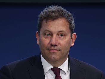Im Podcast "Wie geht's? Mit Robin Gosens" hat Lars Klingbeil bemerkenswert offene Einblicke in seine Gef&uuml;hlswelt gegeben.
