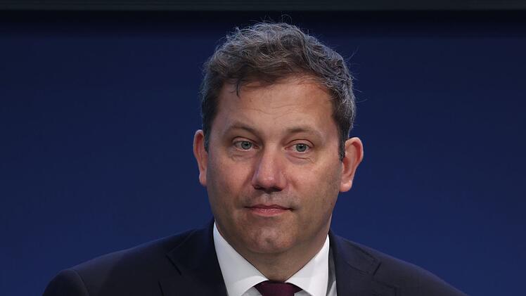 Im Podcast "Wie geht's? Mit Robin Gosens" hat Lars Klingbeil bemerkenswert offene Einblicke in seine Gef&uuml;hlswelt gegeben.