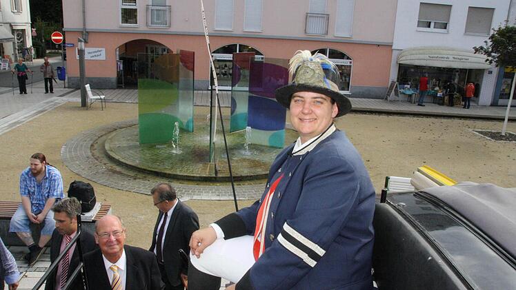 Kutscherin Yvonne Körner sitzt bei Wind und Wetter auf dem Bock. Foto: Ralf Ruppert