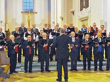 Herbstkonzert: Fünf  Chöre und ein Bläserensemble
