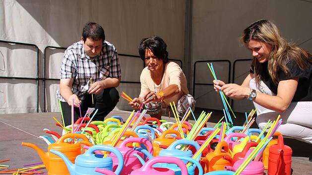 Bj&ouml;rn Hein, Inge Bulheller und Nadine B&ouml;tsch von Kultourismus bereiten das Stadtfest vor. Was es damit auf sich hat, verraten sie nicht.  Foto: Malz